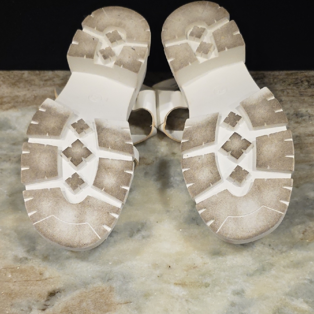 Wild Pair White Women's Sandals - Picture 5 of 5